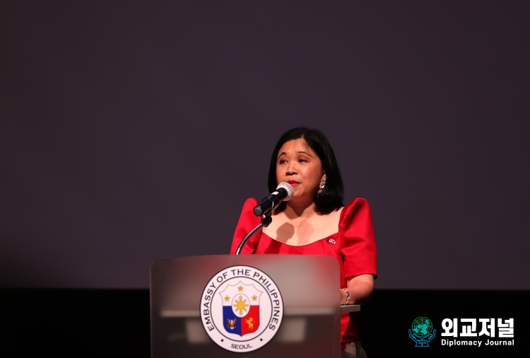 &nbsp;Ambassador Theresa Dizon De Vega of the Philippines speaks introducing the Independence Day of her country and fast-growing ties of relations, cooperation and friendship between the two countries.