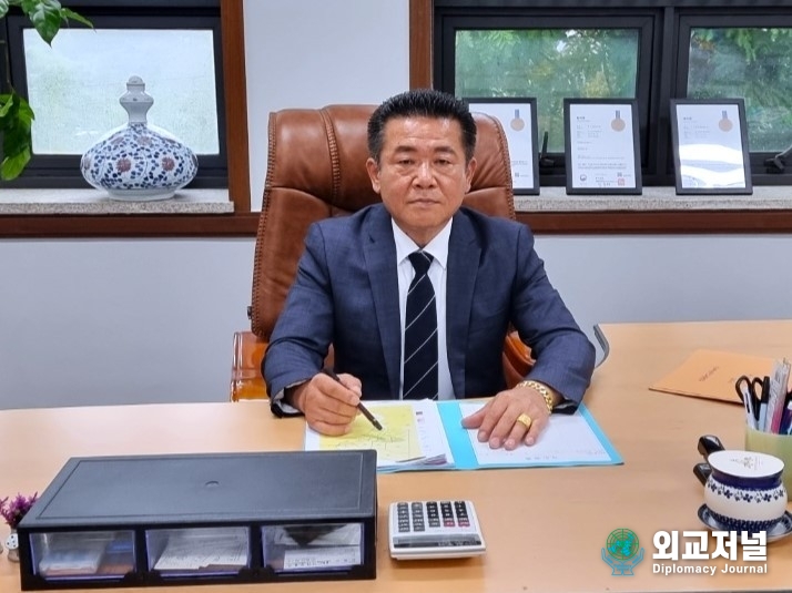 &nbsp;CEO Jang Sun-ho of JK System Co., Ltd.