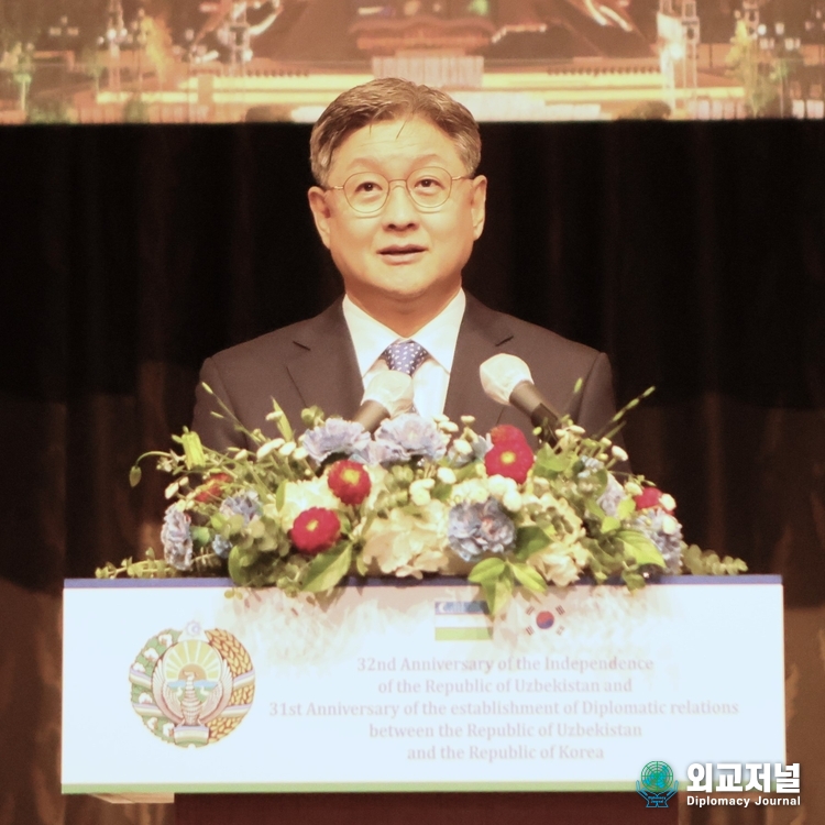 Lim Soo-suk, Deputy Minister for Political Affairs, the Ministry of Foreign Affairs, delivers a congratulatory speech at the event held at Hotel Lotte in Seoul on Sept. 4.