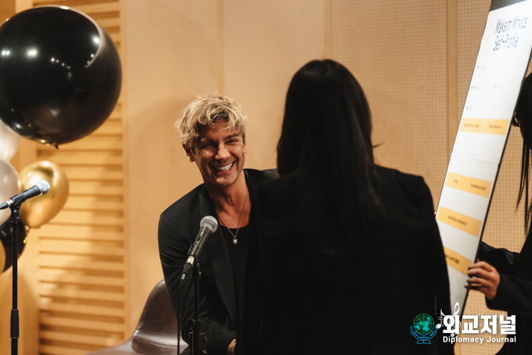 (사진= 피아니스트 막심 므라비차)