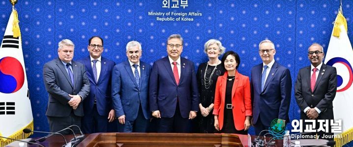 박진 외교부장관, 캐나다 상하원 의원단 접견