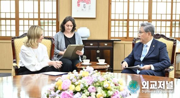 박진 외교부장관, 젤렌스카 우크라이나 영부인 면담