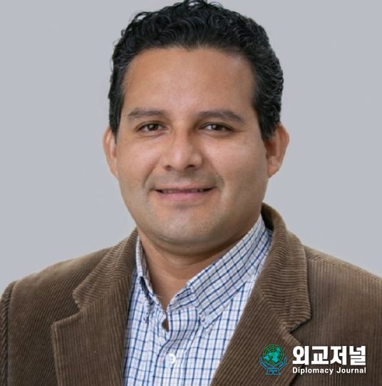 페루 국가기록원장 리까르도 모로 에레디아