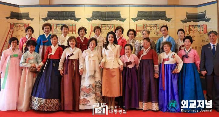 김건희 여사, 재일본대한민국부인회 초청 차담회