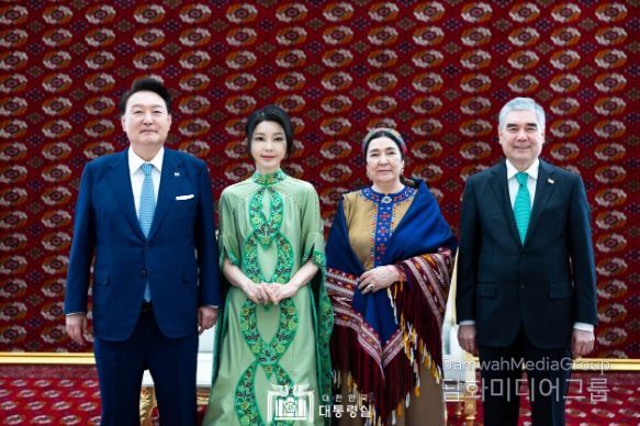 6월 11일 윤석열 대통령 부부는 투르크메니스탄 베르디무하메도프 최고지도자 부부와 친교 오찬을 가졌다.