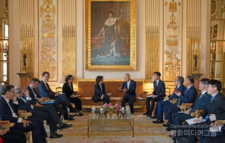 유인촌 장관 한-프 수교 140주년 문화협력의향서 체결식