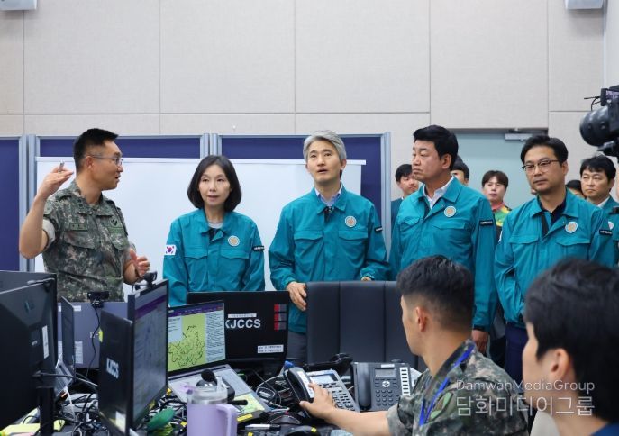 전시종합상황실 방문한 최호정 의장