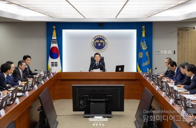 제13차 대통령 주재 수석·보좌관 회의