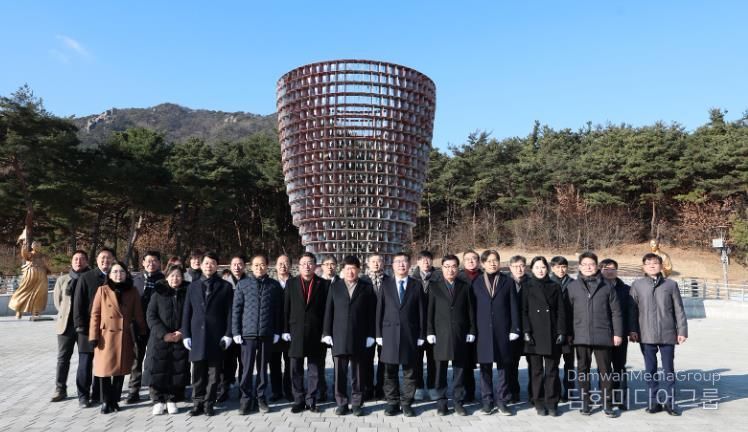 충남도의회, 충혼탑 참배로 병오년 시작