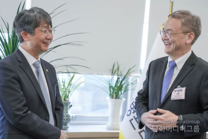 임승관 청장과 엔흐볼드 세레넨 몽골 국립감염병센터장 면담